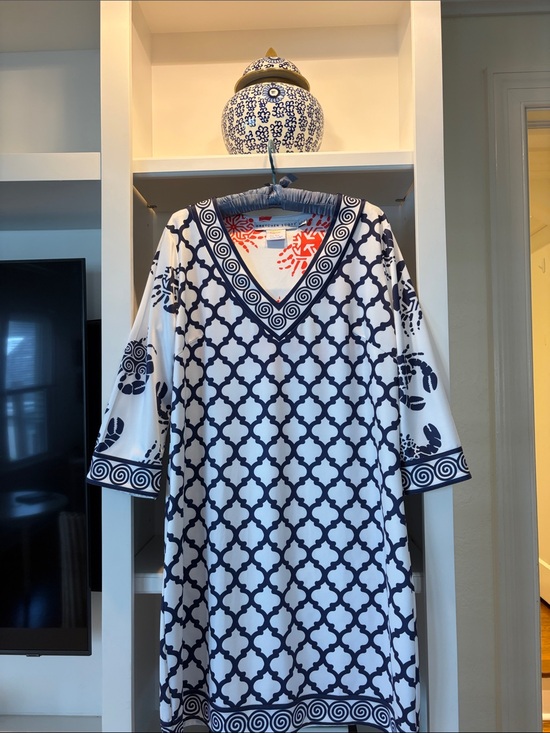 Gretchen Scott Designs Dresses & Skirts - Gretchen Scott V Neck Shift Dress